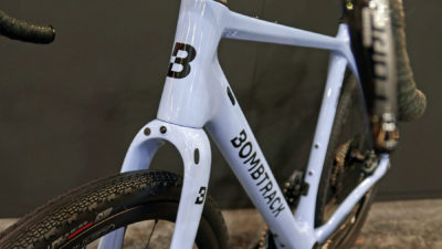 Bombtrack adventure updates integrated Hook EXT Carbon, suspension Beyond or Titanium